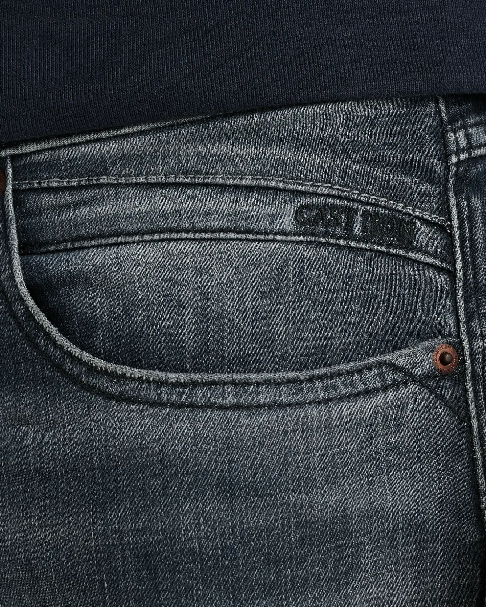 Cast Iron Shiftback Jeans