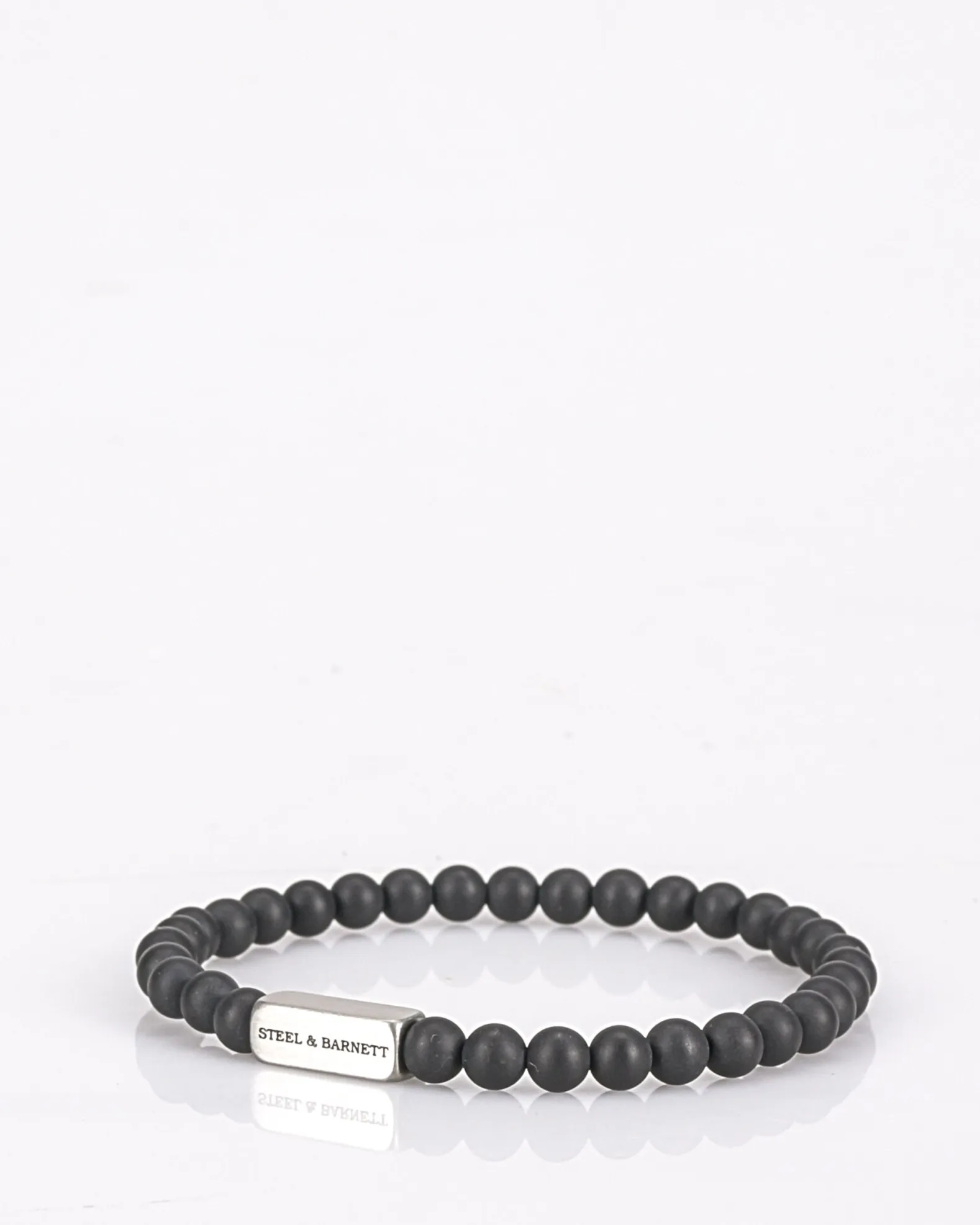 Steel & Barnett Sieraad