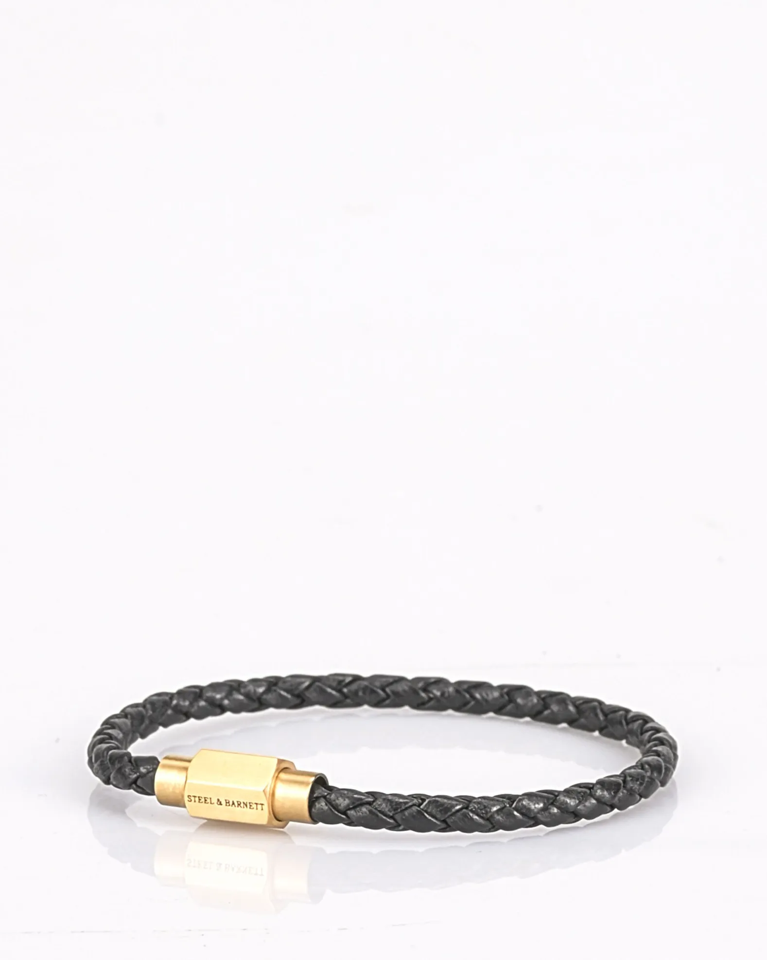 Steel & Barnett Sieraad
