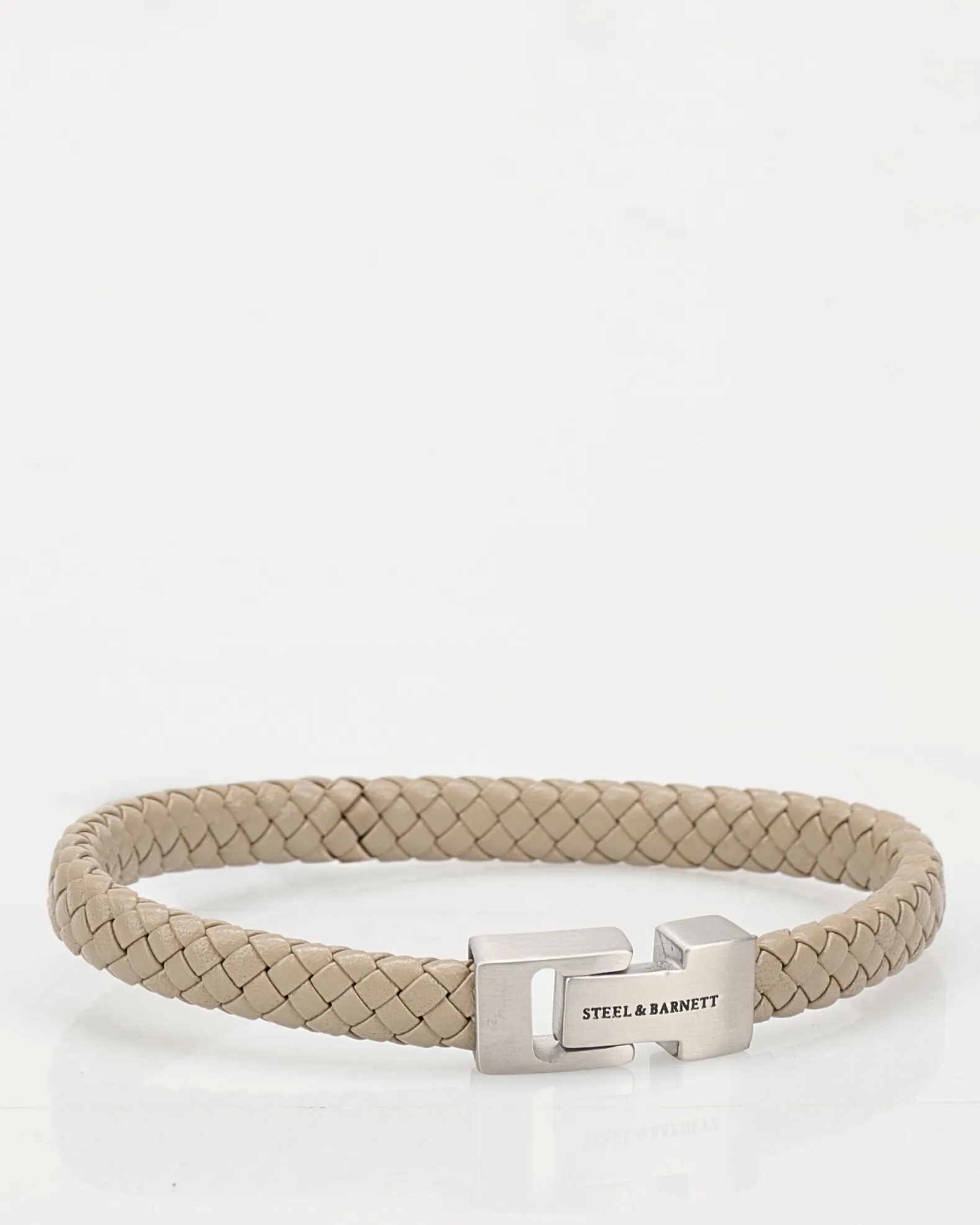 Steel & Barnett Sieraad